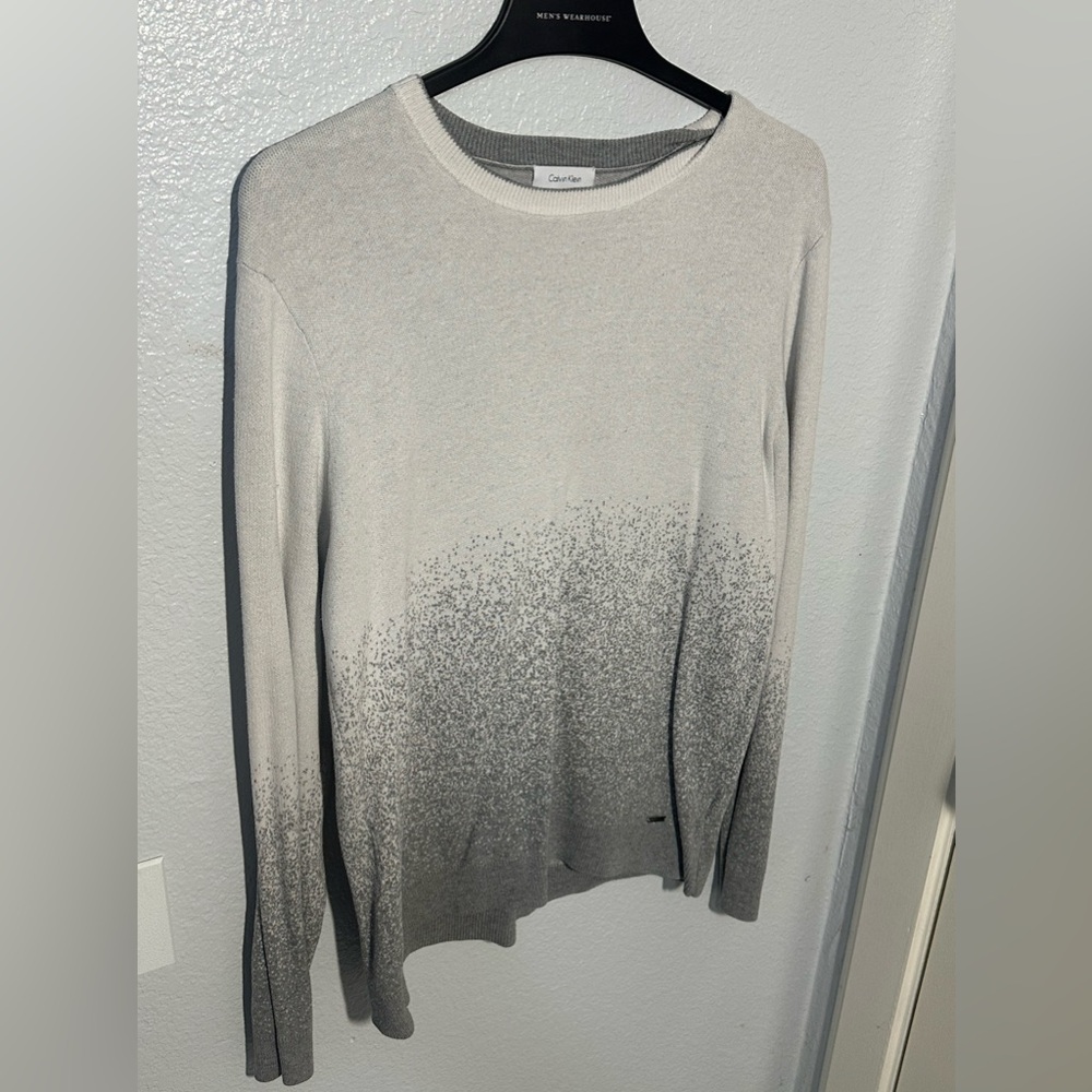 Ambre Calvin Klein white and grey large used sweater